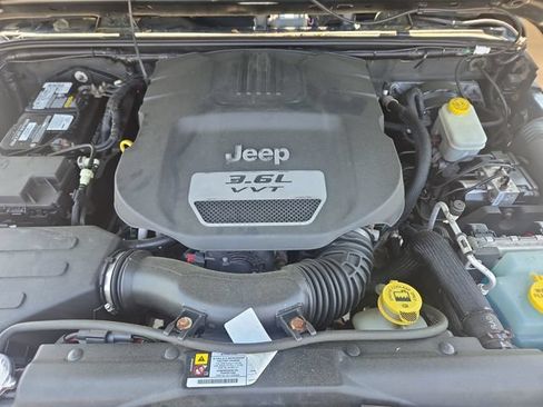 Used 2012 Jeep Wrangler Unlimited Sport AWD/4WD image 27