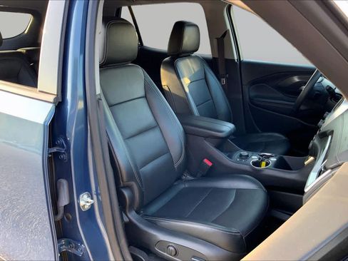 Used 2024 GMC Terrain SLT AWD/4WD image 9