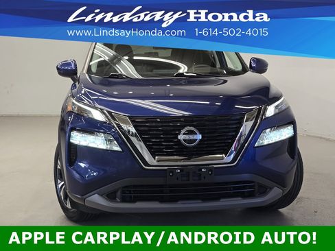 Used 2022 Nissan Rogue SV image 2