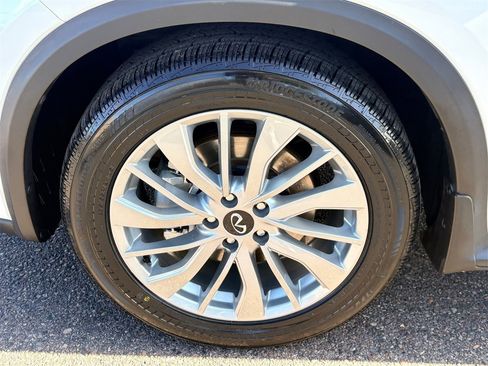 Used 2023 INFINITI QX50 Luxe image 10