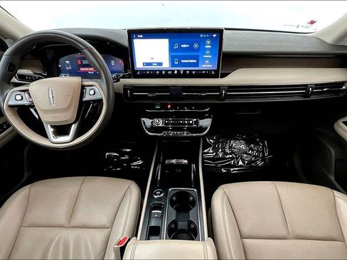 Used 2023 Lincoln Corsair Reserve image 19