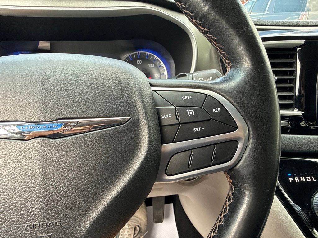 Used 2020 Chrysler Pacifica Touring-L Plus FWD image 34