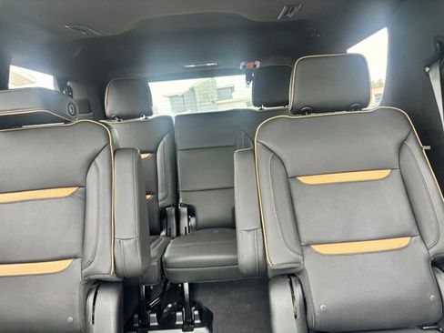 Used 2024 GMC Yukon AT4 w/ Technology Package AWD/4WD image 14