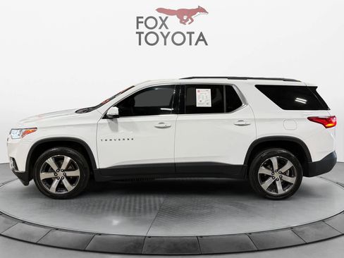 Used 2020 Chevrolet Traverse LT w/ LT Premium Package image 3