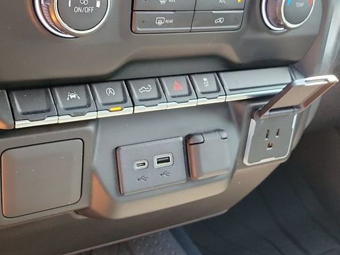 Certified 2022 Chevrolet Silverado 1500 Custom AWD/4WD image 33