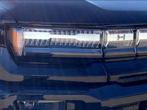 Used 2024 GMC Hummer EV 3X image 25