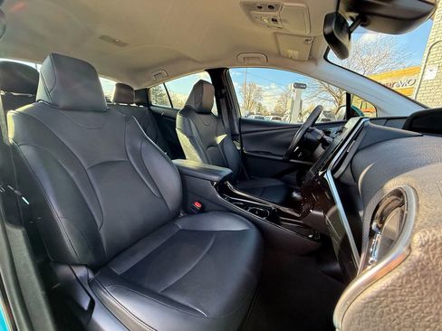 Used 2018 Toyota Prius Prime Advanced image 5