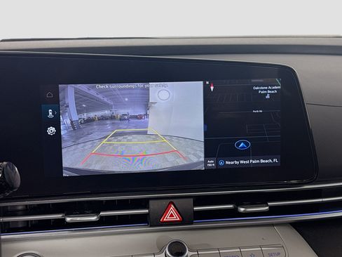 Used 2025 Hyundai Elantra Limited FWD image 19