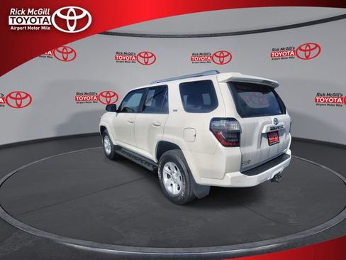 Used 2018 Toyota 4Runner SR5 Premium image 6