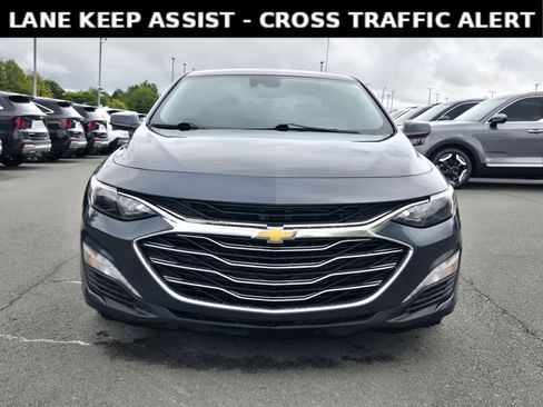 Used 2020 Chevrolet Malibu LT w/ Leather Package image 2