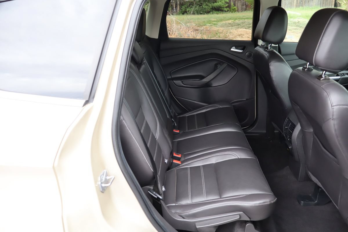 Used 2017 Ford Escape SE w/ SE Leather Comfort Package AWD/4WD image 21