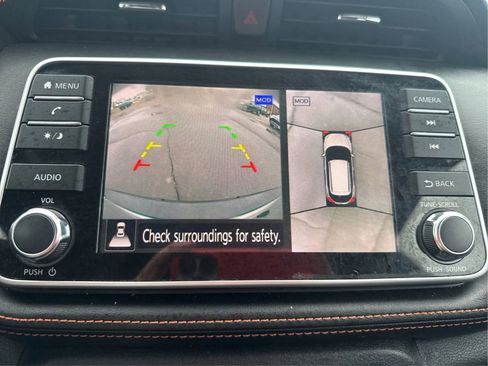 Used 2020 Nissan Kicks SR FWD image 30