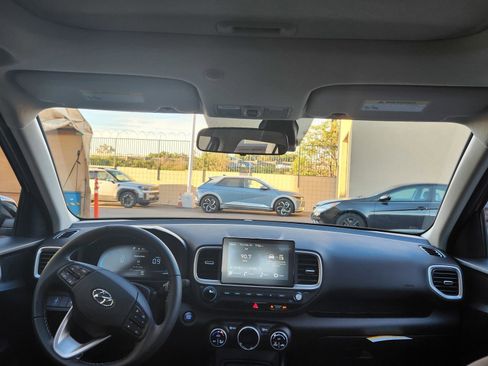 New 2026 Hyundai Venue SEL FWD image 30