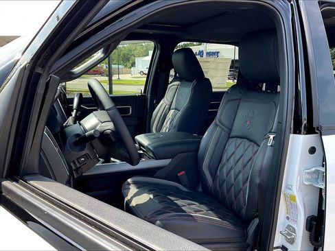 New 2025 RAM 2500 Laramie w/ Night Edition AWD/4WD image 9