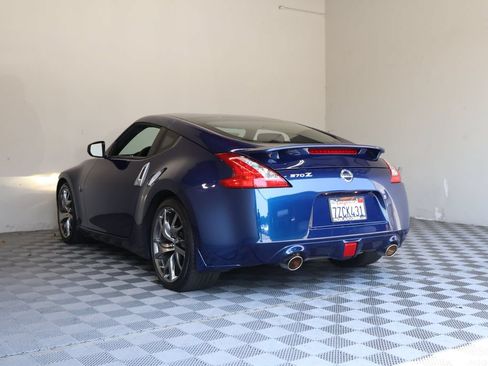 Used 2017 Nissan 370Z Coupe RWD image 13