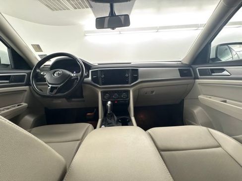 Used 2019 Volkswagen Atlas SE w/ Towing Package FWD image 16