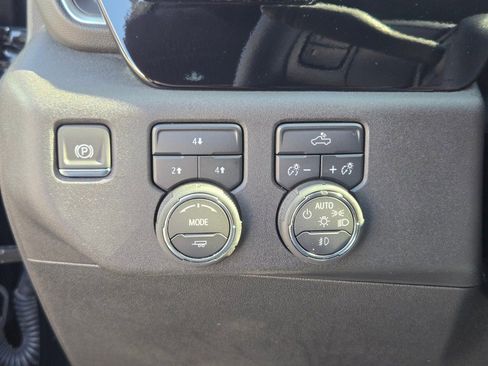 Certified 2025 Chevrolet Silverado 2500 LT w/ Convenience Package image 28