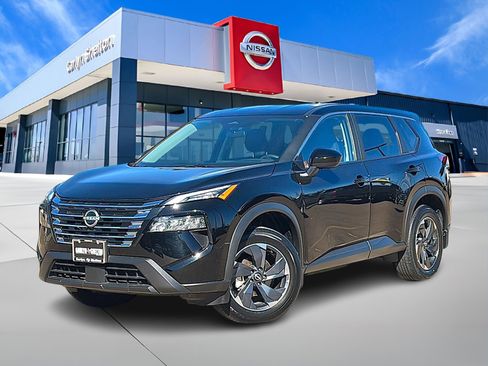 Certified 2025 Nissan Rogue SV image 1