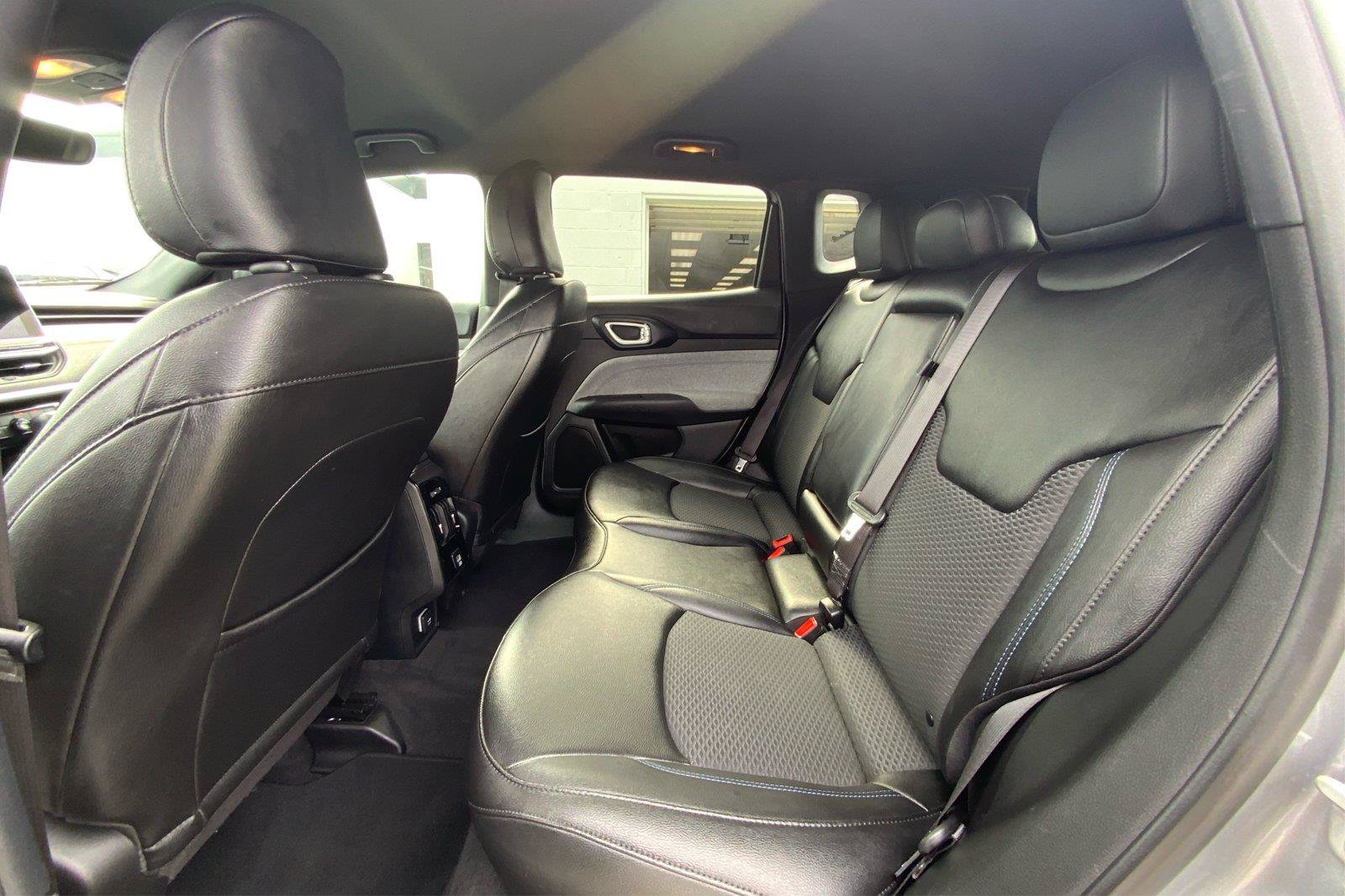 Used 2024 Jeep Compass Latitude AWD/4WD image 11