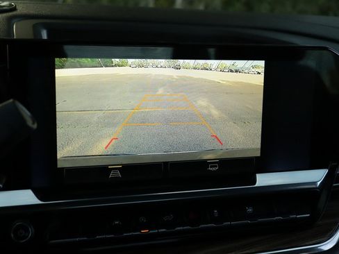 Used 2023 Chevrolet Silverado 1500 LT image 16