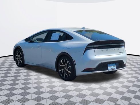 Used 2024 Toyota Prius Prime FWD image 4