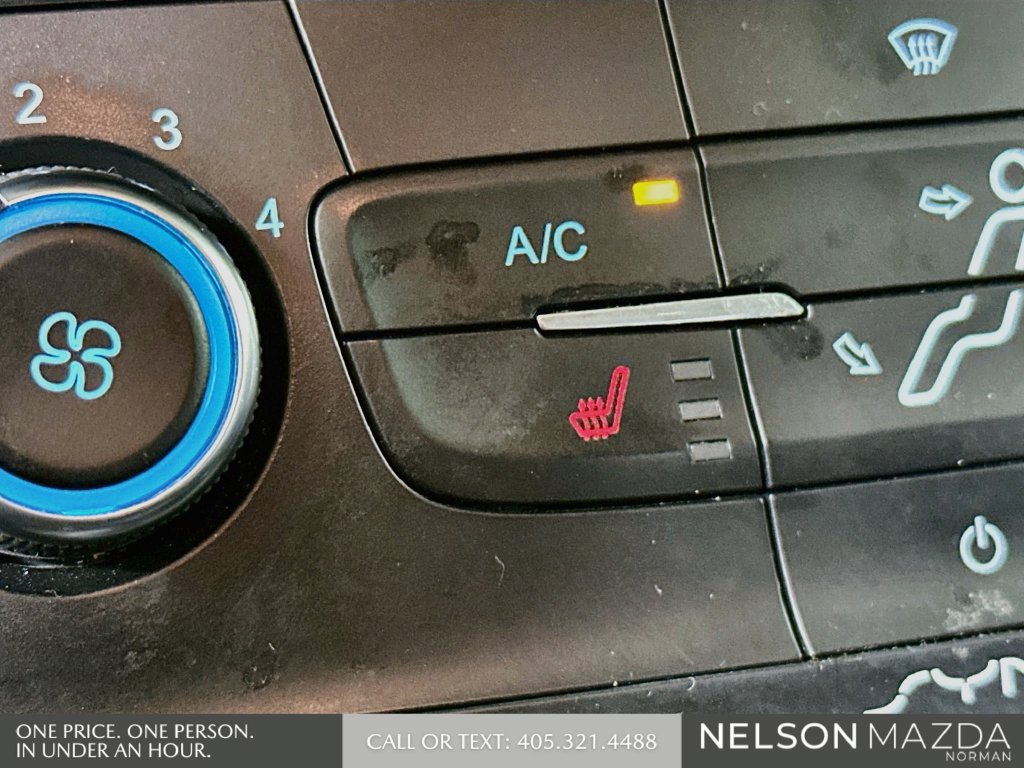 Used 2018 Ford Focus SE FWD image 21