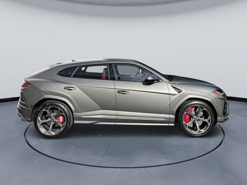 Used 2022 Lamborghini Urus AWD/4WD image 4