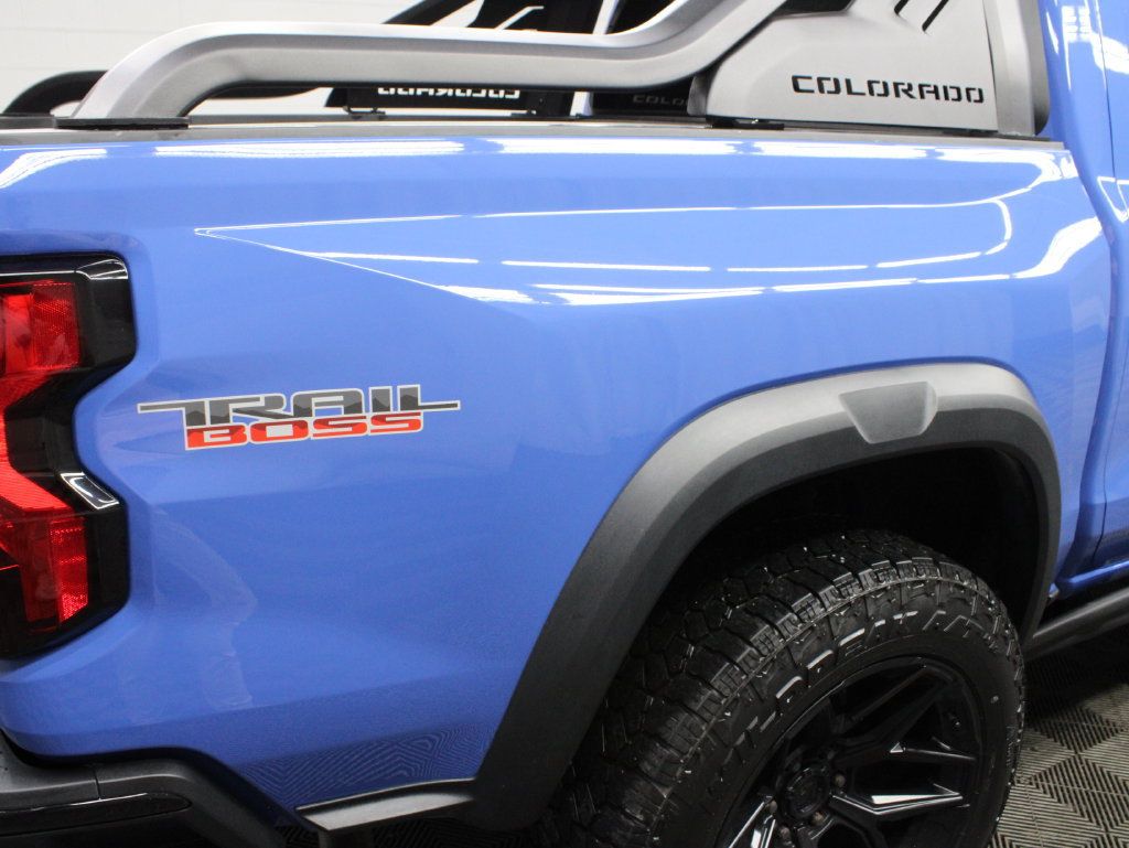 Used 2025 Chevrolet Colorado Trail Boss w/ Midnight Edition AWD/4WD image 42
