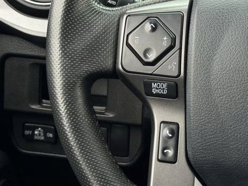 Used 2018 Toyota Tacoma TRD Sport image 13