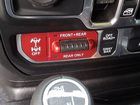 Used 2023 Jeep Gladiator Rubicon w/ Cold Weather Group AWD/4WD image 21