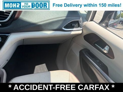 Used 2019 Chrysler Pacifica Limited FWD image 29