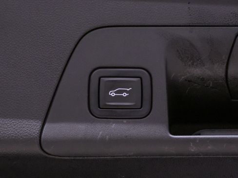 Used 2021 Buick Envision Avenir w/ Technology Package II image 29