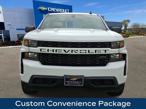 Used 2020 Chevrolet Silverado 1500 Custom w/ Custom Value Package image 3