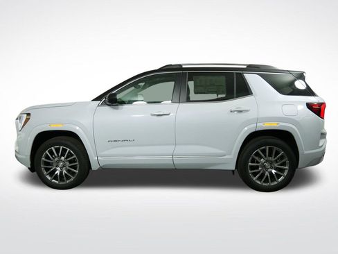 New 2026 GMC Terrain Denali w/ LPO, Black Badging Package image 7