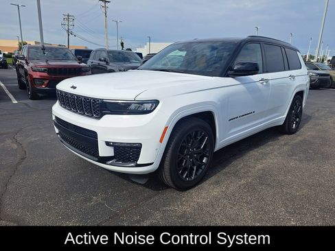 Certified 2025 Jeep Grand Cherokee L Summit AWD/4WD image 8