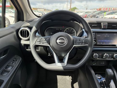 Used 2025 Nissan Versa SV FWD image 27