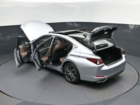 Certified 2025 Lexus ES 350 w/ Premium Package image 2