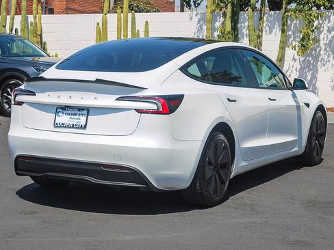 Used 2025 Tesla Model 3 RWD image 9