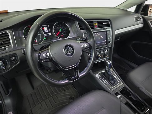 Used 2016 Volkswagen e-Golf SEL Premium w/ Driver Assistance Package image 18