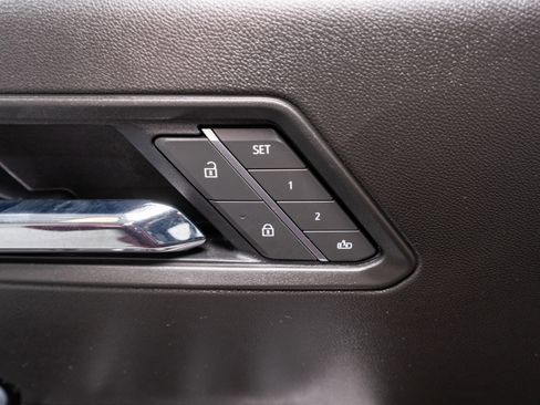 Used 2025 Chevrolet Colorado ZR2 w/ Technology Package image 15