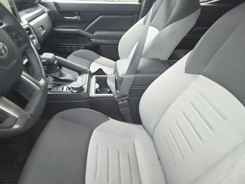 Used 2025 Toyota Tacoma TRD Sport AWD/4WD image 6