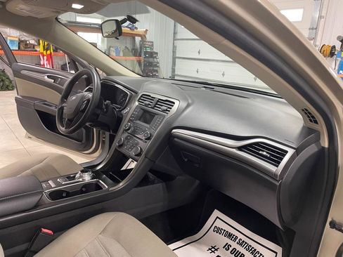 Used 2018 Ford Fusion S FWD image 20