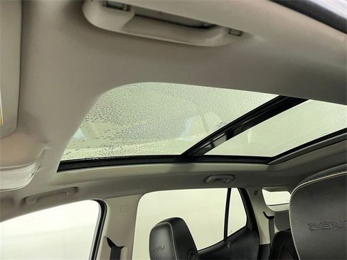 Used 2018 GMC Terrain Denali w/ Advanced Safety Package image 16