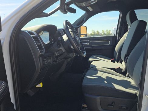 Used 2023 RAM 2500 Big Horn w/ Level 1 Equipment Group AWD/4WD image 5