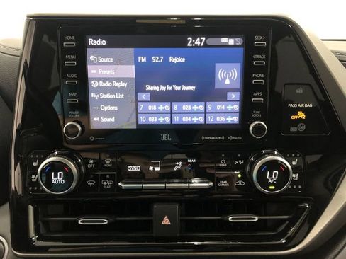 Used 2020 Toyota Highlander Limited AWD/4WD image 20