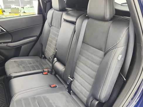 Used 2024 Mitsubishi Outlander FWD image 16