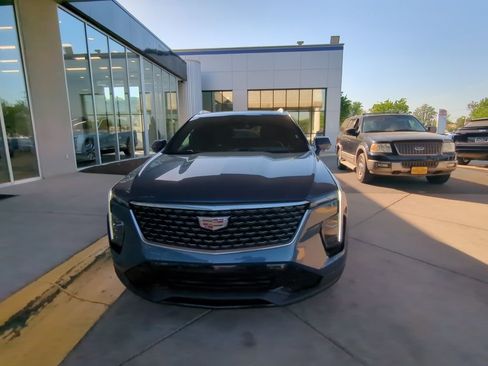 Certified 2025 Cadillac XT4 Premium Luxury image 8