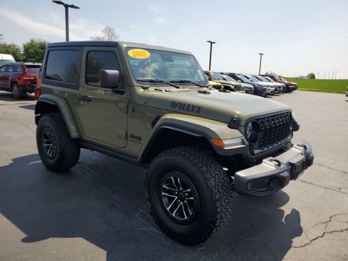 Used 2025 Jeep Wrangler Sport AWD/4WD image 7