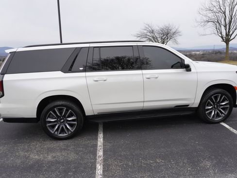 Used 2021 Cadillac Escalade ESV Sport w/ Driver Assist Tech Package image 17