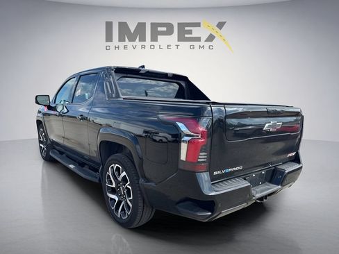 Used 2025 Chevrolet Silverado EV RST AWD/4WD image 2